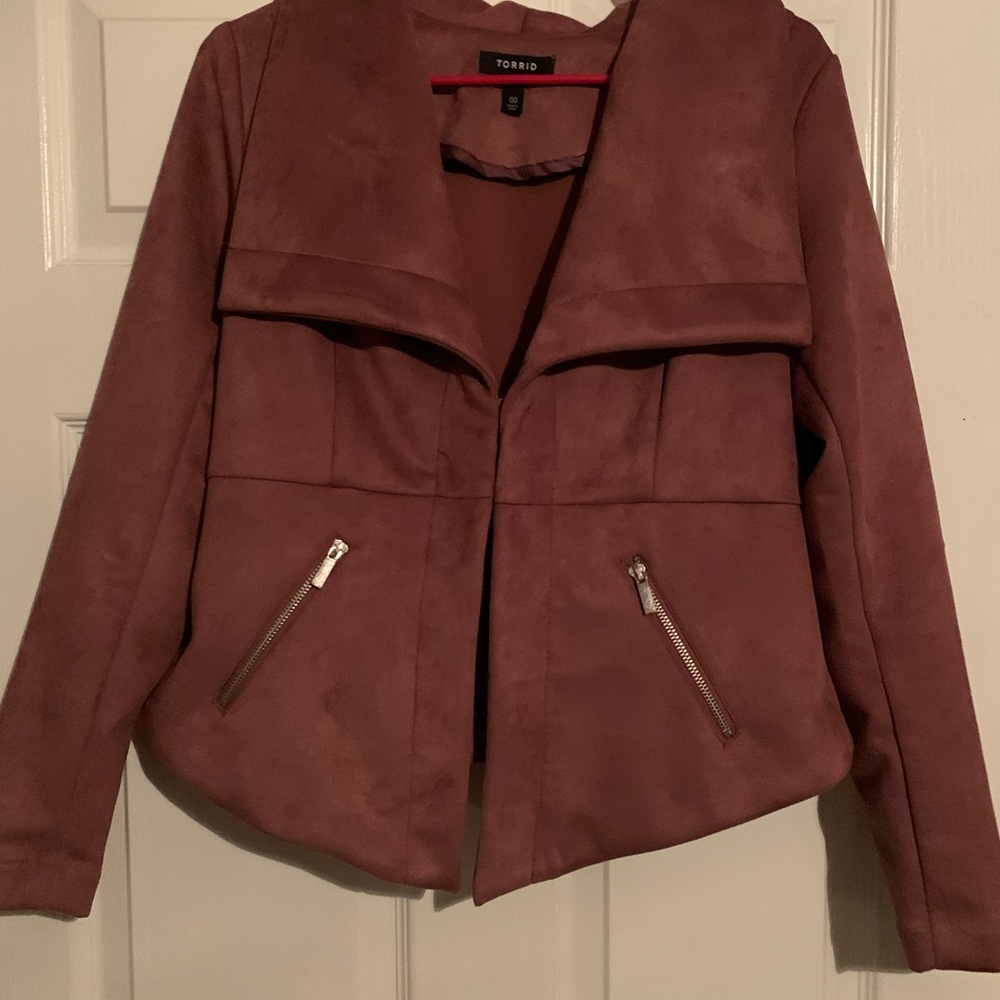 torrid 00 suede jacket ,worn to a event only. Like new!!